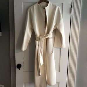 Beautiful wrap coat with deep pockets